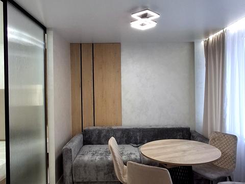 квартира за адресою Білогірська вул., 12