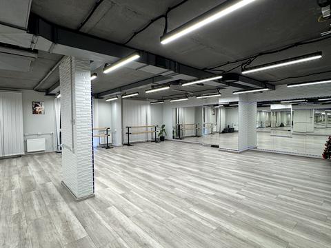 комерційна за адресою Героїв УПА вул., 73в