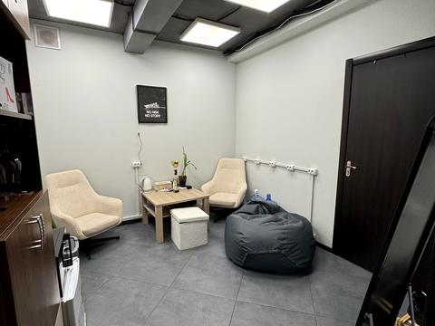 комерційна за адресою Героїв УПА вул., 73в
