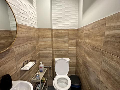 комерційна за адресою Героїв УПА вул., 73в