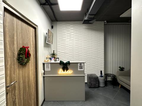 комерційна за адресою Героїв УПА вул., 73в