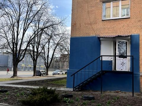 комерційна за адресою Євгена Маланюка вул., 9-Д