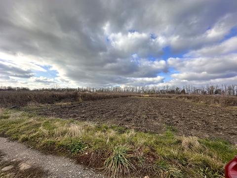 участок по адресу 