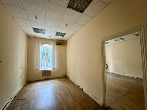 комерційна за адресою Прорізна вул., 11
