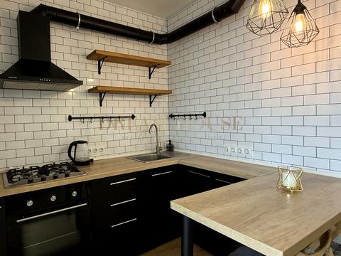 квартира за адресою Українська вул., 83-Б, к. 10-11