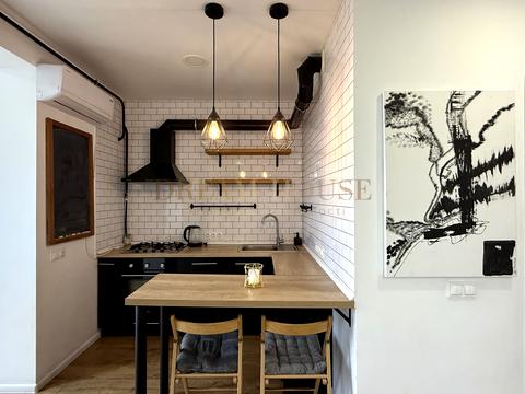 квартира за адресою Українська вул., 83-Б, к. 10-11