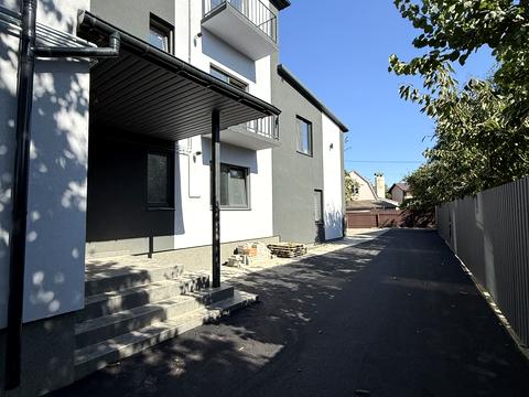 квартира за адресою Українська вул., 21