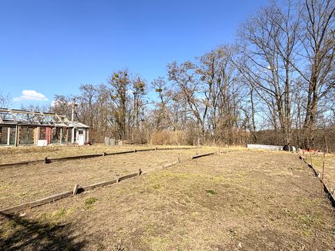 участок по адресу Наережна