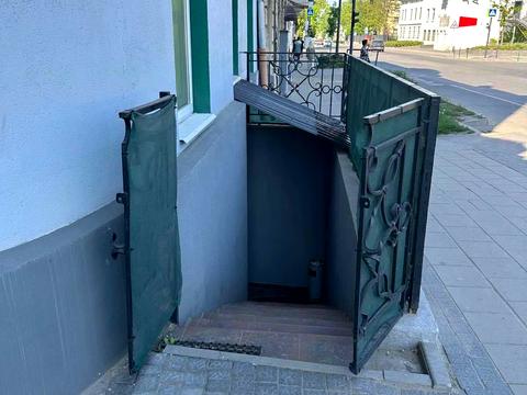 комерційна за адресою Богдана Хмельницького вул., 167