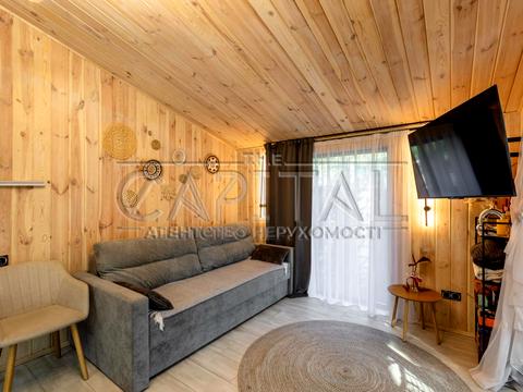 комерційна за адресою Покровська вул., 79