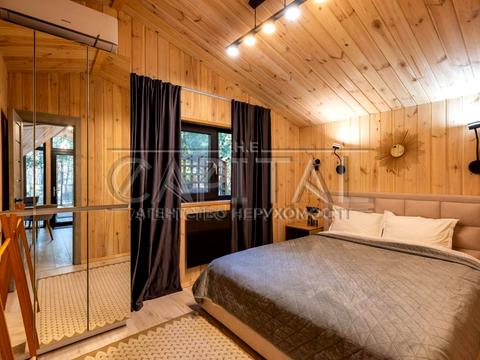 комерційна за адресою Покровська вул., 79