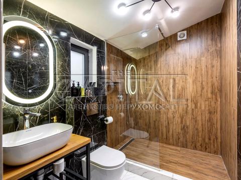 комерційна за адресою Покровська вул., 79