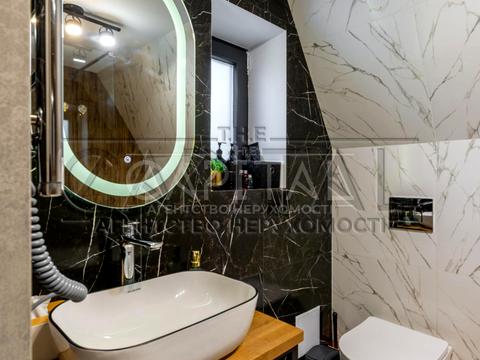 комерційна за адресою Покровська вул., 79