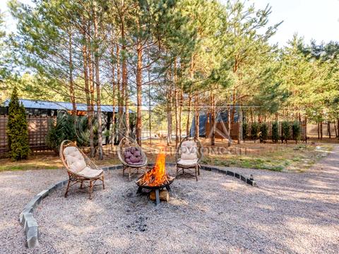 комерційна за адресою Покровська вул., 79