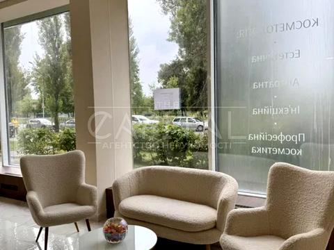 коммерческая по адресу Русановская набережная ул., 8