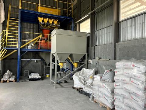 комерційна за адресою Автомобілістів, 10