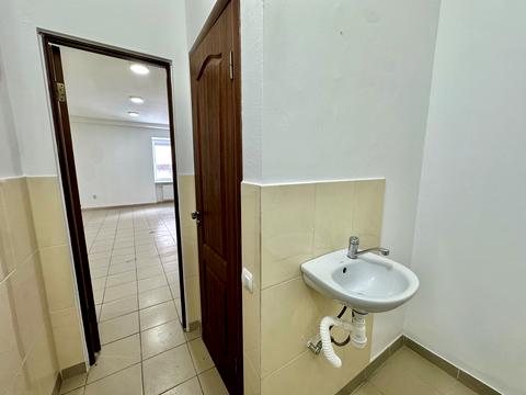 комерційна за адресою Андрія Чайковського вул., 39