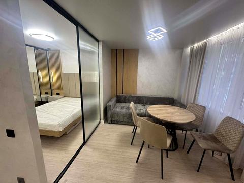 квартира за адресою Білогірська вул., 12