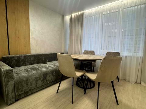 квартира за адресою Білогірська вул., 12