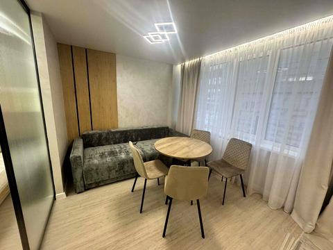 квартира за адресою Білогірська вул., 12