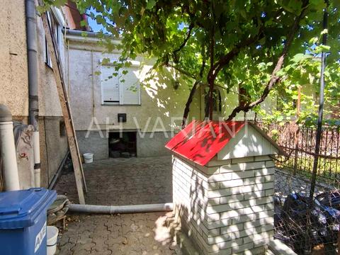 дом по адресу Ужгород, Центральна вул.