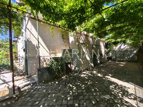 дом по адресу Ужгород, Центральна вул.