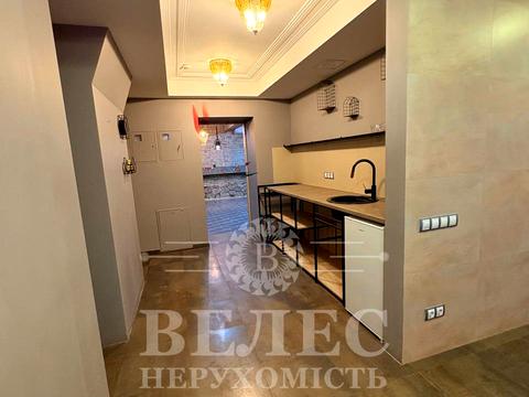 комерційна за адресою Володимира Винниченка вул. (Юрія Коцюбинського), 7