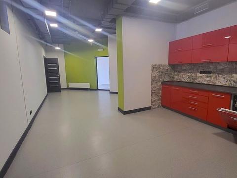 комерційна за адресою Дніпровська набережна вул., 26-Ж
