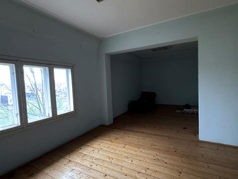 коммерческая по адресу Центральна, 22