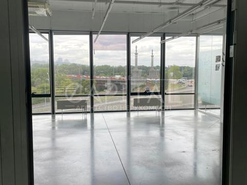 комерційна за адресою Дніпровська набережна вул., 1