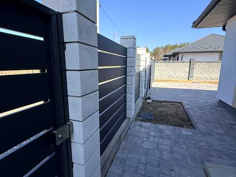 будинок за адресою Успішна