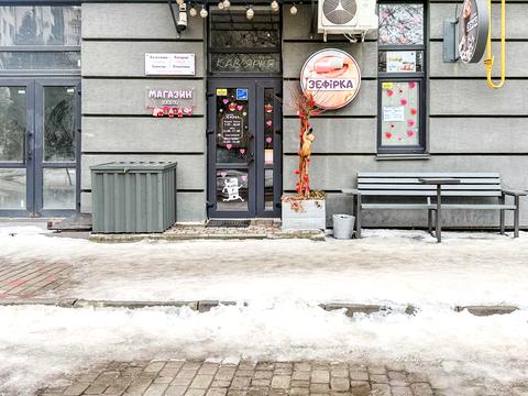 комерційна за адресою Пасічна вул., 1