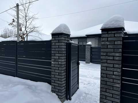 будинок за адресою Успішна