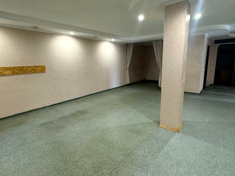 комерційна за адресою Кулика і Гудачека вул. (Макарова), 10