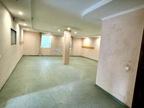 комерційна за адресою Кулика і Гудачека вул. (Макарова), 10