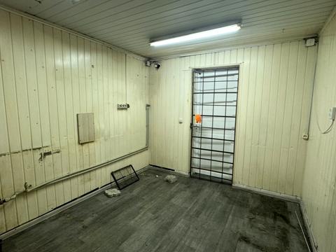 комерційна за адресою Кулика і Гудачека вул. (Макарова), 10