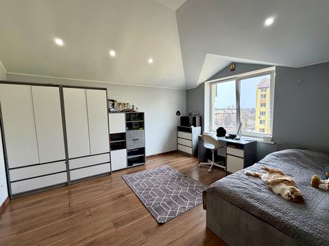 квартира за адресою Академіка Лебедєва вул., 1