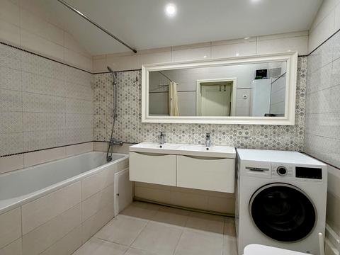 квартира за адресою Академіка Лебедєва вул., 1