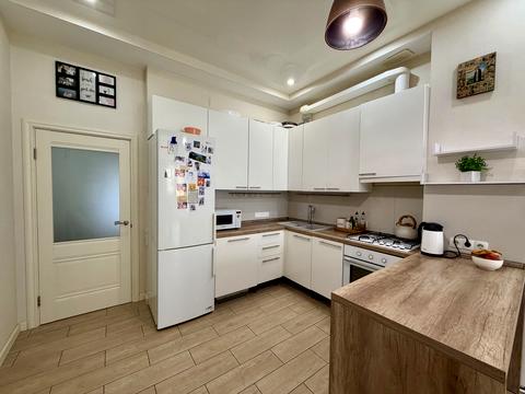 квартира за адресою Академіка Лебедєва вул., 1