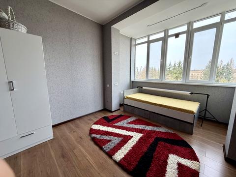 квартира за адресою Академіка Лебедєва вул., 1