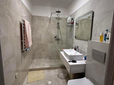 квартира за адресою Шахтарів вул., 10