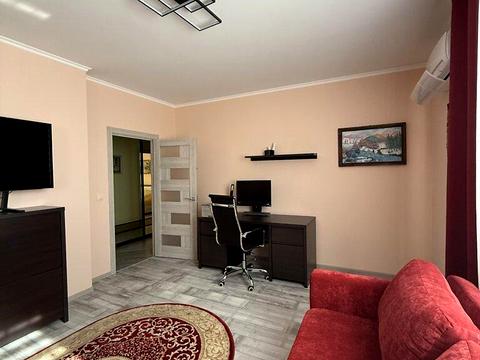 квартира за адресою Шахтарів вул., 10