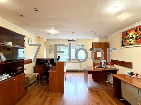 комерційна за адресою Радистів вул., 17