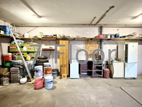 комерційна за адресою Радистів вул., 17