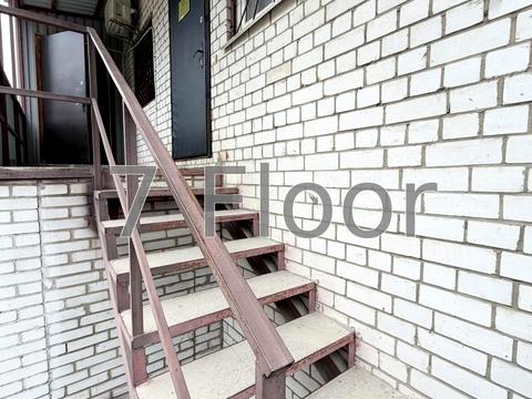 комерційна за адресою Радистів вул., 17