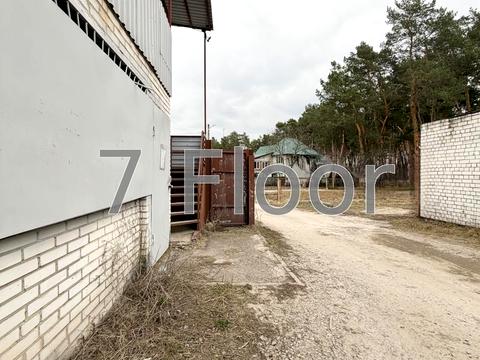 комерційна за адресою Радистів вул., 17