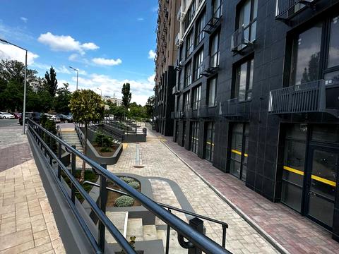 комерційна за адресою Івана Франка вул., 40 к1