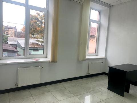 коммерческая по адресу Героев Майдана ул. (Червоноармейская), 31