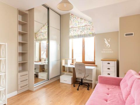 будинок за адресою Погребного вул.