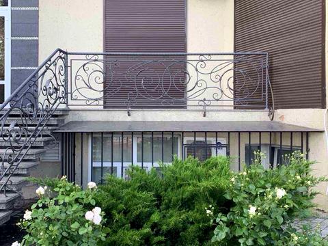 комерційна за адресою Небесної Сотні просп. (Маршала Жукова), 2